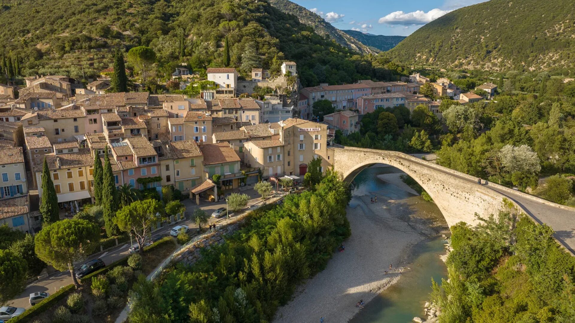 Nyons et ses oliveraies